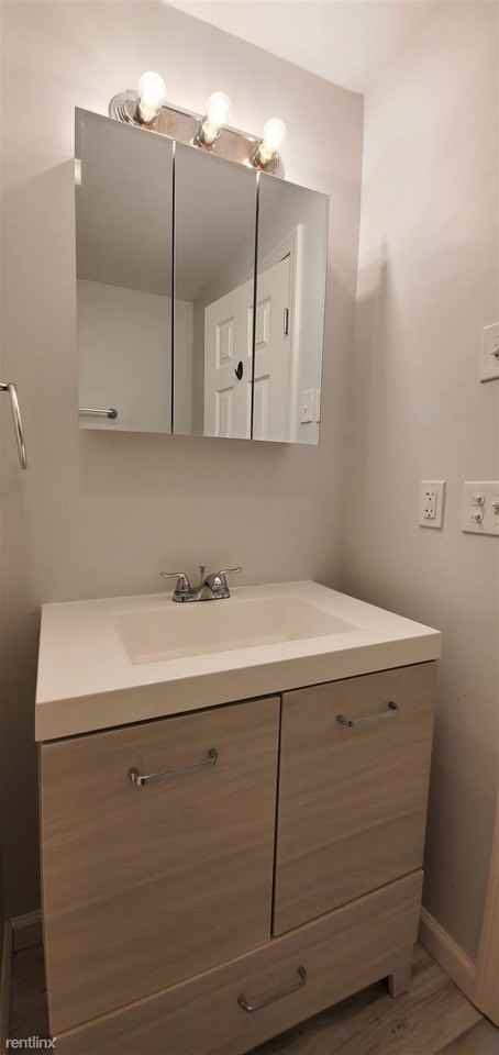 125 Cosey Beach Ave - Photo 3 of 8