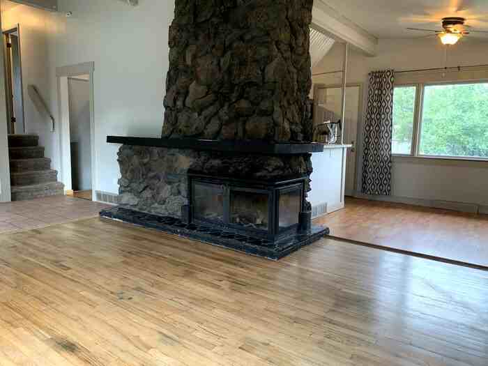 6818 N Post St - Photo 2 of 28