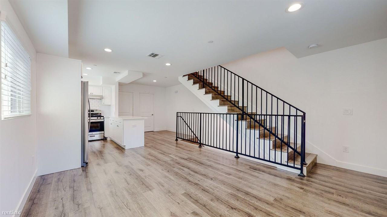 4454 Turquoise St - Photo 2 of 19