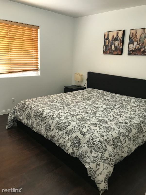 14545 Margate St 2 - Photo 3 of 12