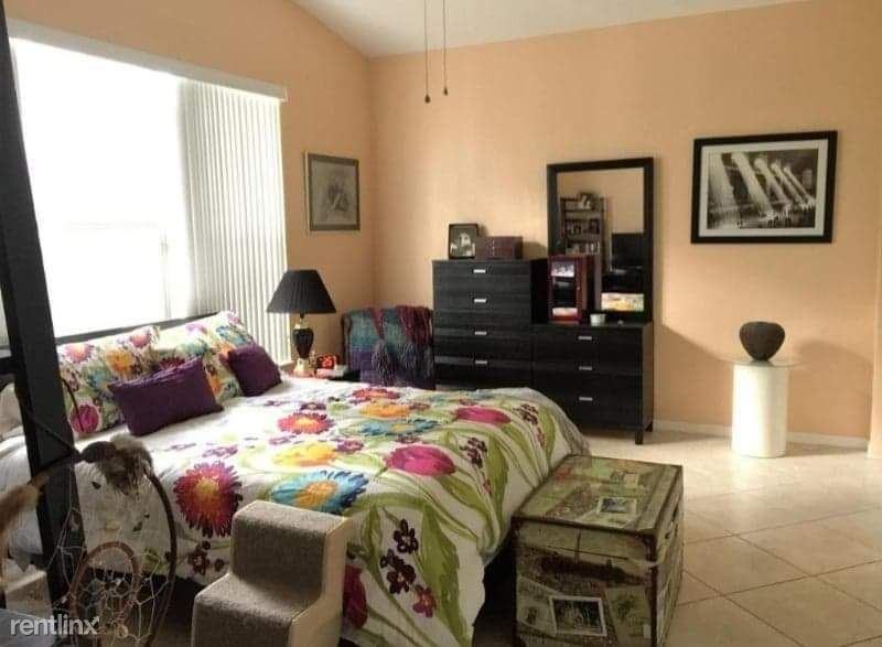 8451 Siciliano St - Photo 3 of 6