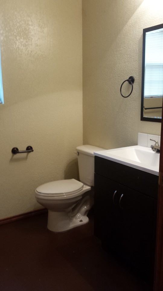 414 Harl St - Photo 3 of 7