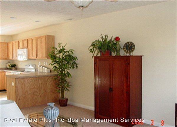 112 Stadiem Dr - Photo 2 of 9