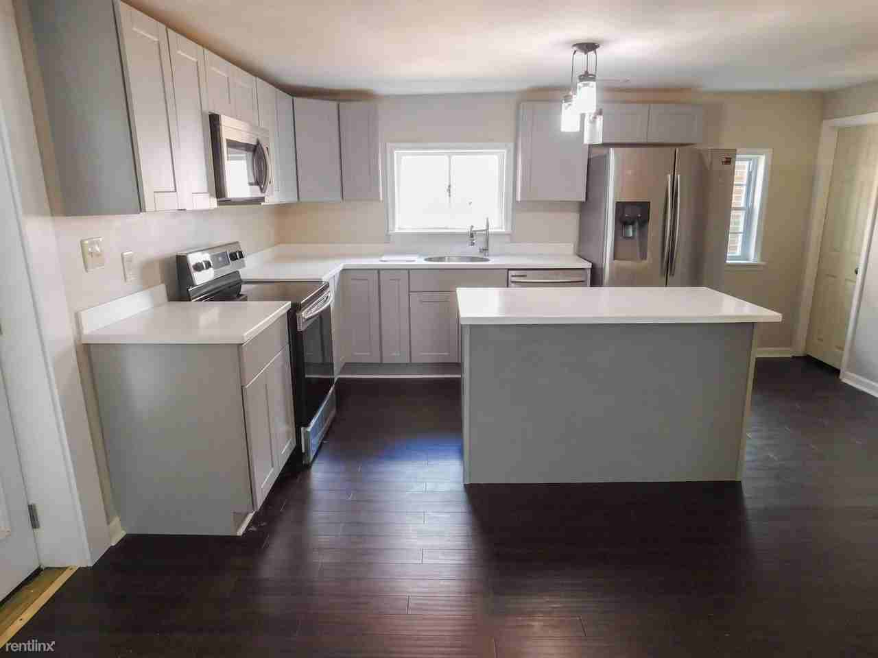 335 6th St Sw - Photo 3 of 15