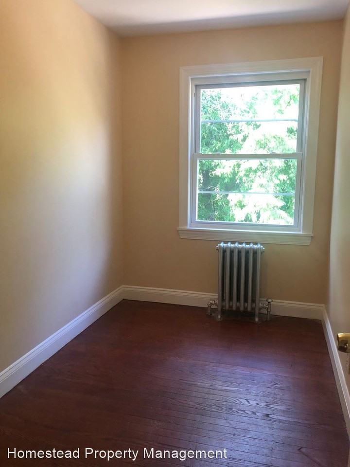 119 Greenwood Rd - Photo 3 of 14