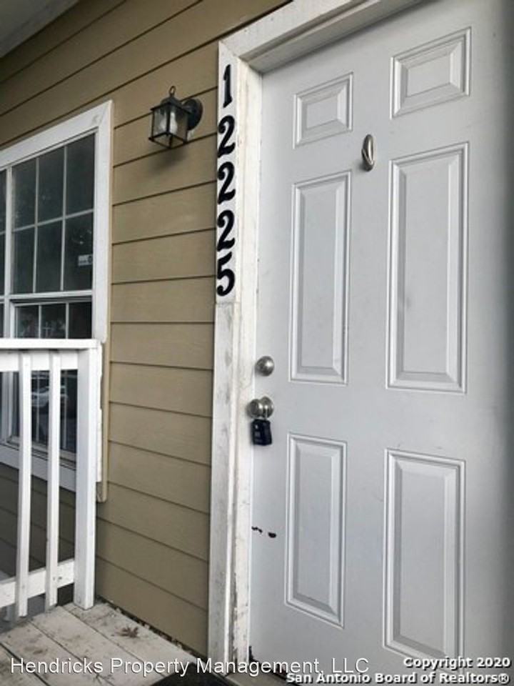 12225 Apricot Dr - Photo 3 of 14