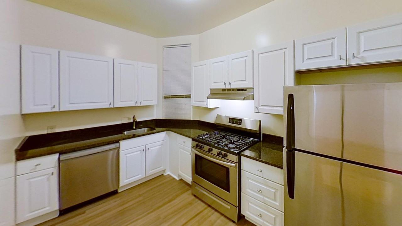 211 WASHINGTON STREET - Photo 4 of 7