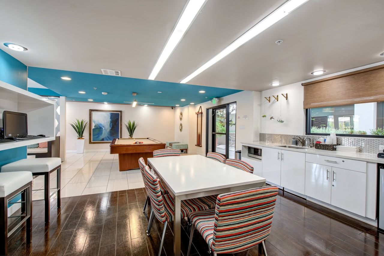 Park Encino - Photo 4 of 21