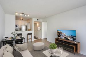 featured image of 143 S Burlington Ave