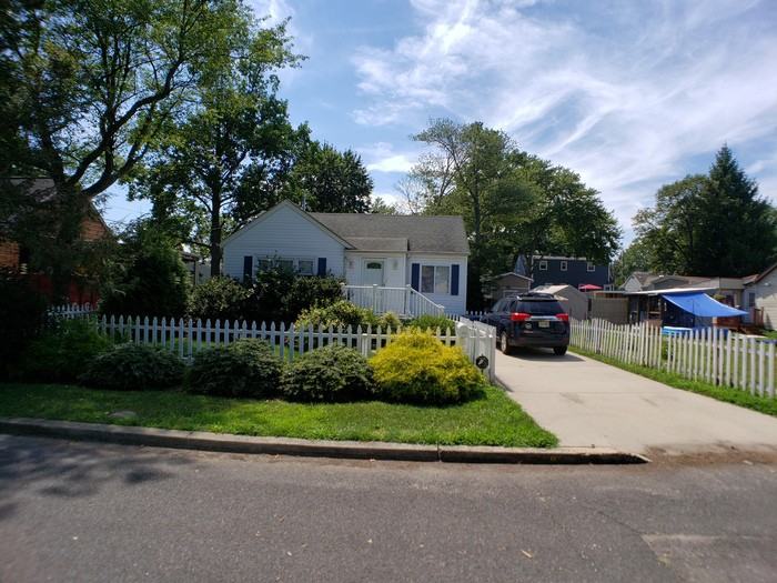 329 Elmwood Dr - Photo 2 of 24