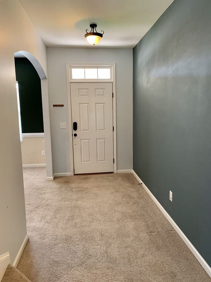 253 Emma Ct - Photo 3 of 45