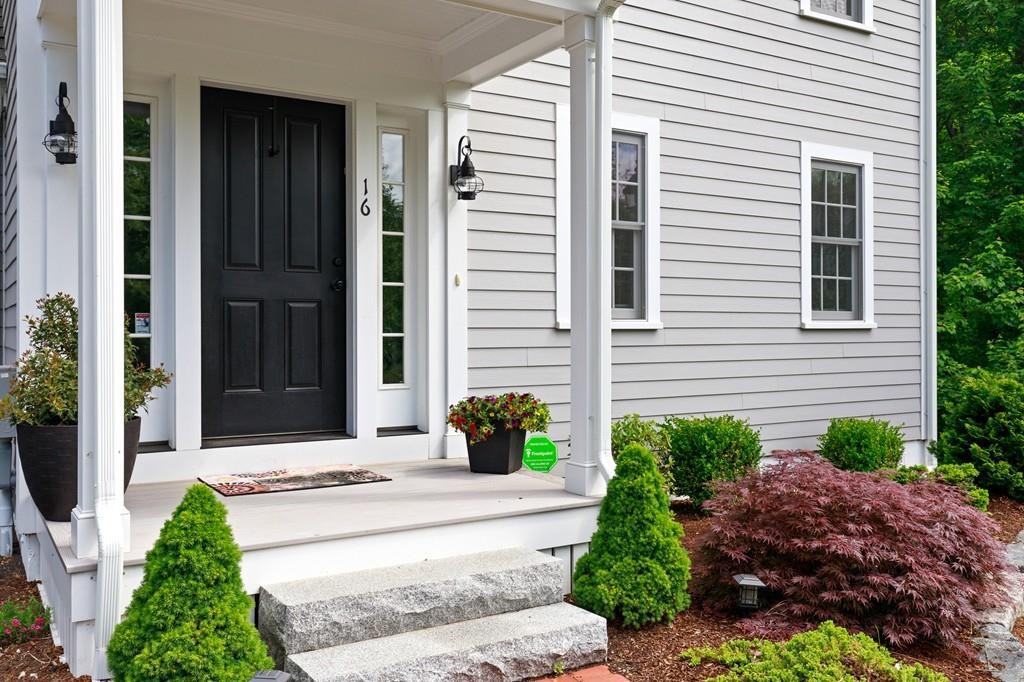 16 Damon Farm Way - Photo 2 of 39