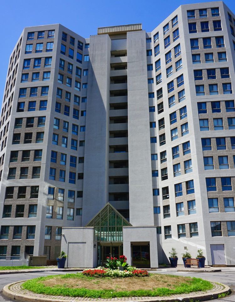 8050 Boulevard du Saint Laurent, Brossard, QC J4X 2P1 1 Bedroom Condo