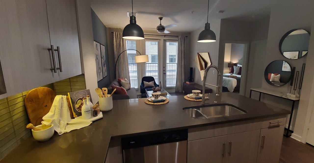 1009 14th Street - Photo 2 of 4