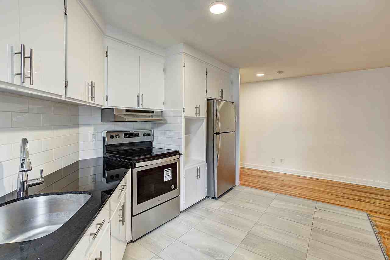 3655 avenue ridgewood - Photo 3 of 10