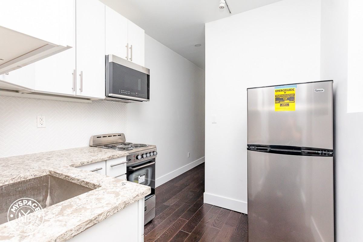 475 Chauncey St #2R - Photo 3 of 12
