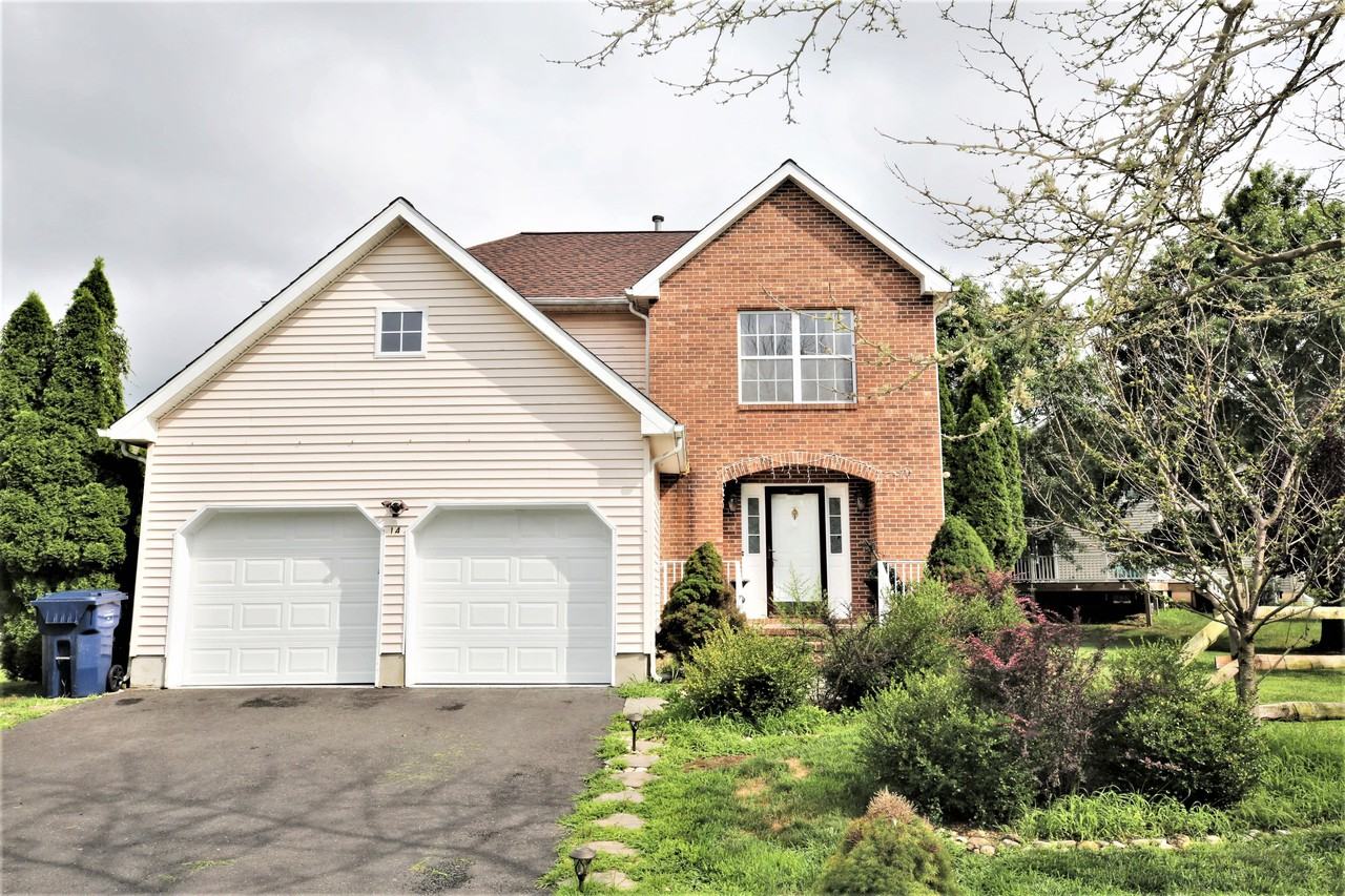 14 Port Mercer Rd - Photo 2 of 50