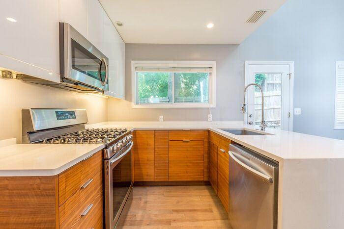 505 Oakdale Rd Ne #2 - Photo 2 of 25
