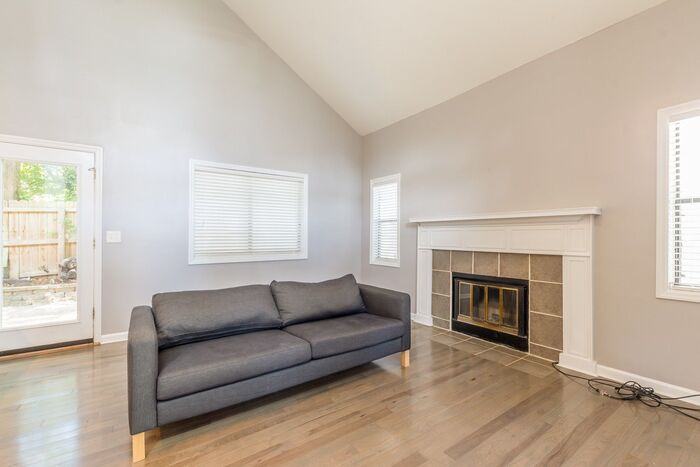 505 Oakdale Rd Ne #2 - Photo 3 of 25