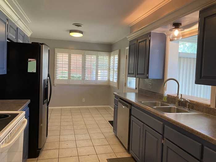 3317 Nw 62nd St - Photo 3 of 16