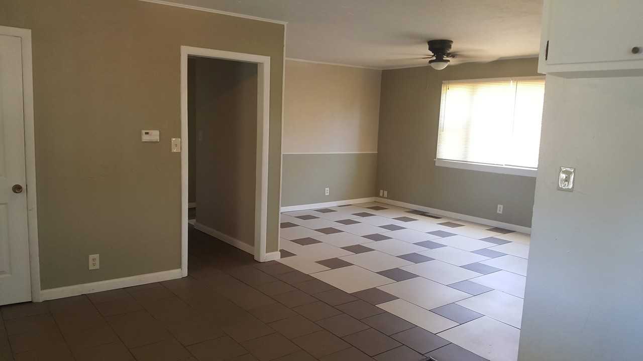 1765 N Meridian Ave - Photo 3 of 15