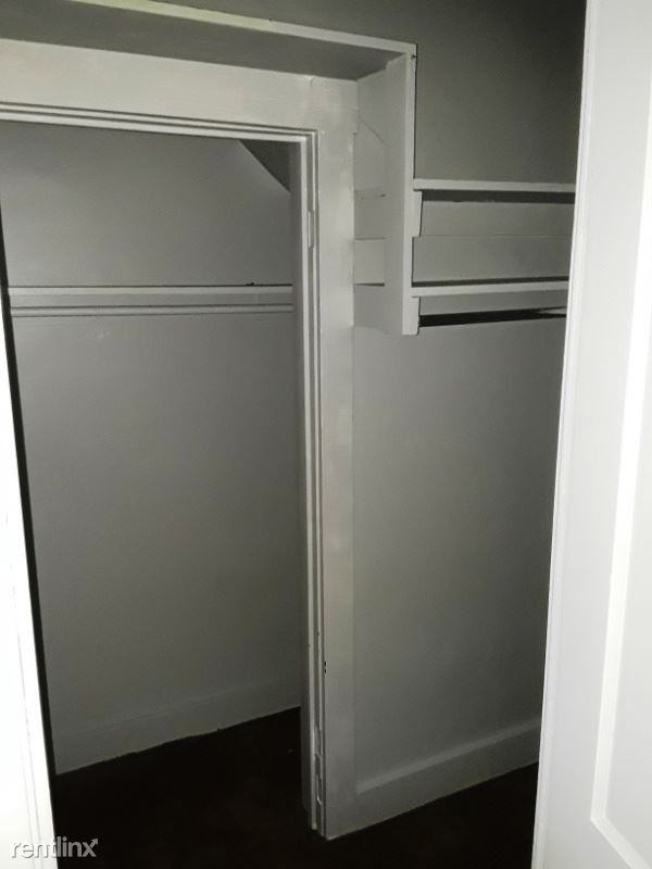 317 Marshall St - Photo 3 of 9
