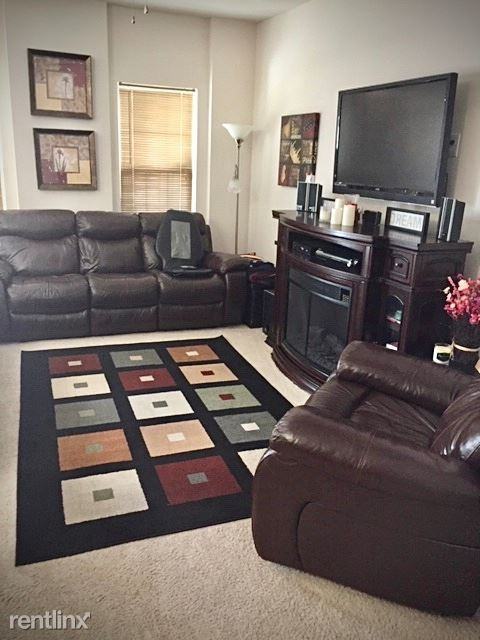 457 Woodbark Ct - Photo 3 of 8