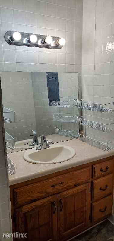 104 S 3rd St 5 - Photo 2 of 12