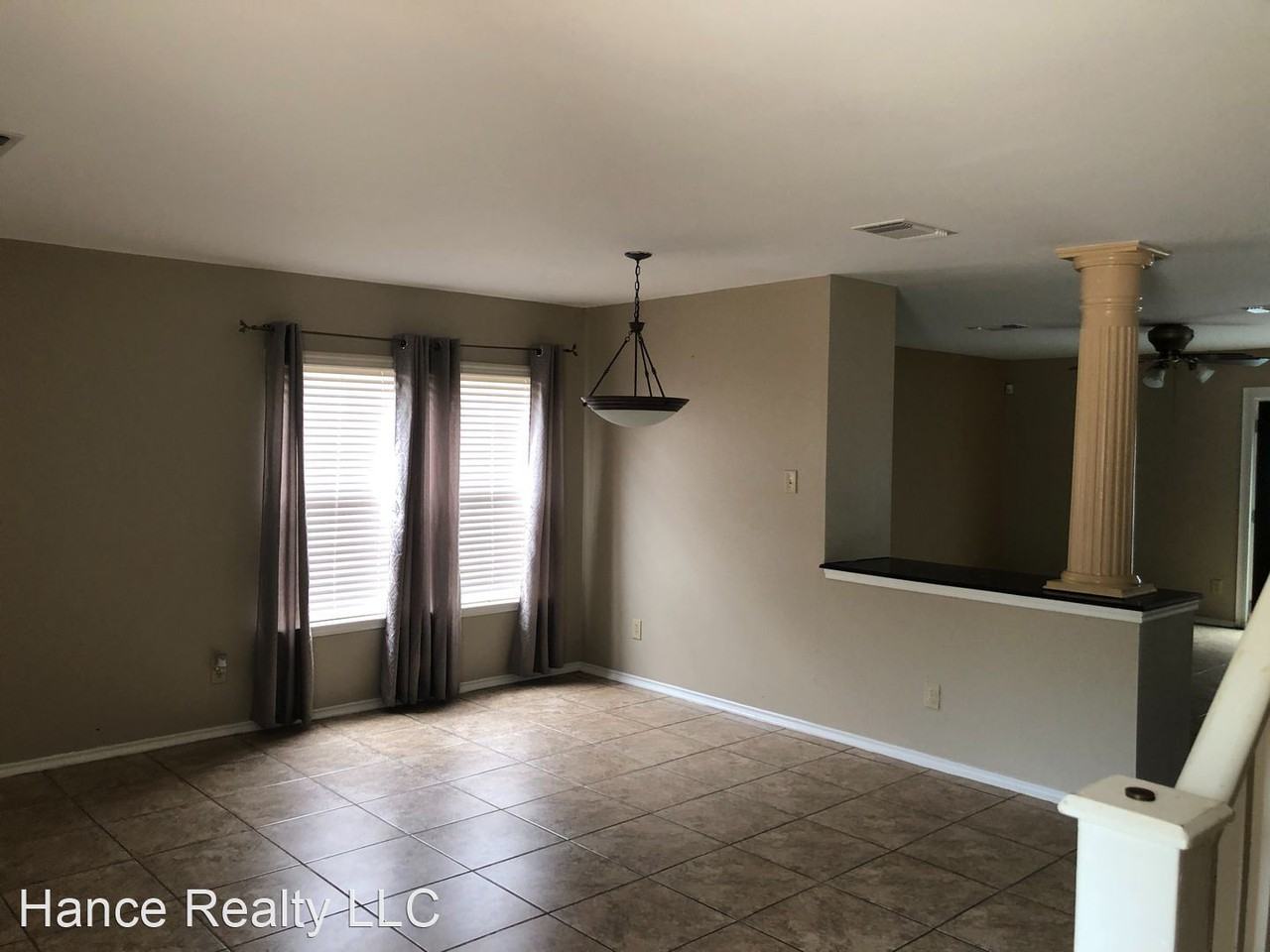 1607 Pinetum Dr - Photo 3 of 33