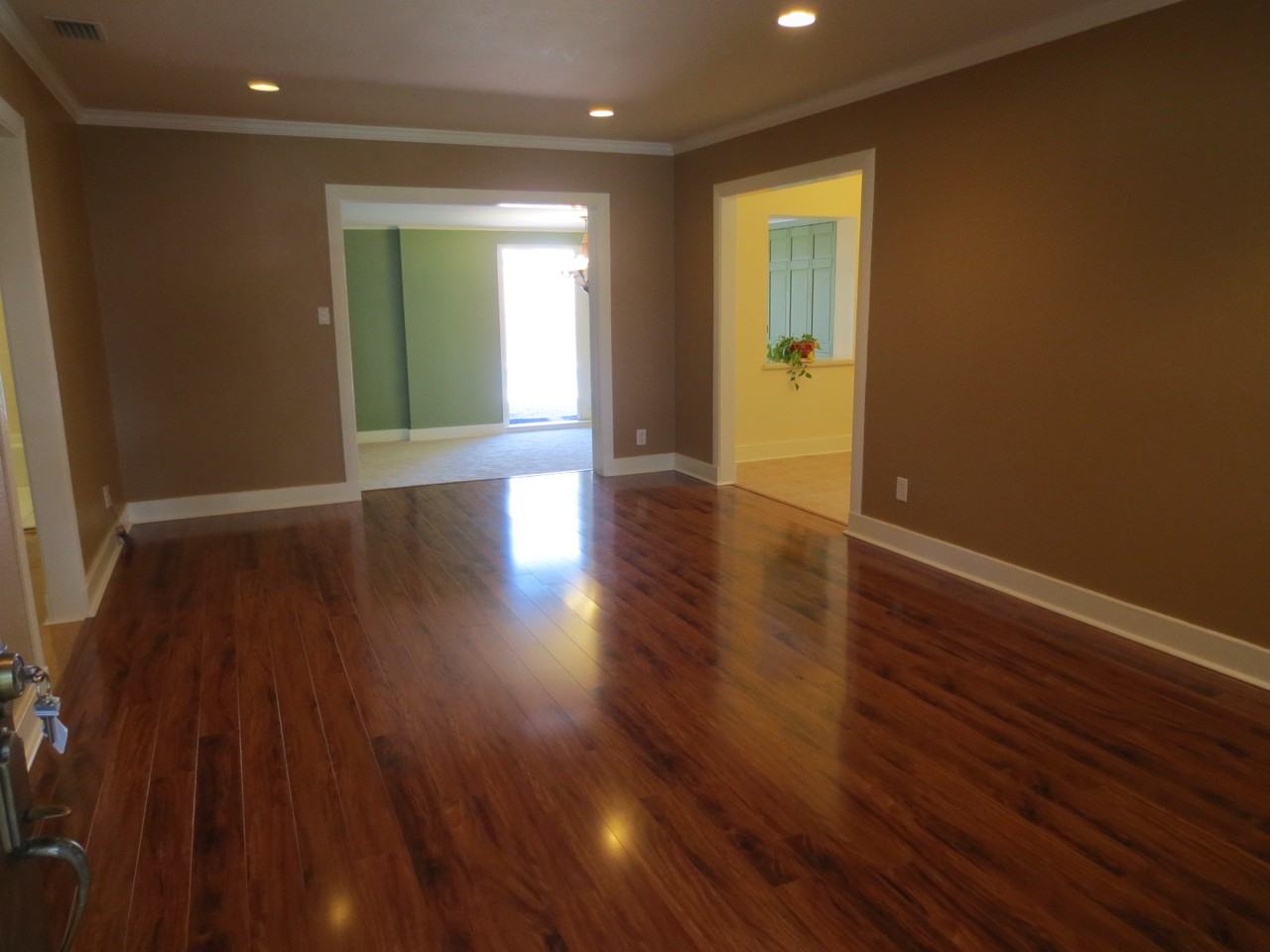 3913 W San Carlos St - Photo 3 of 15