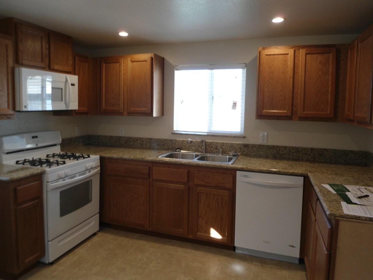 3925 Palmetto St - Photo 2 of 8