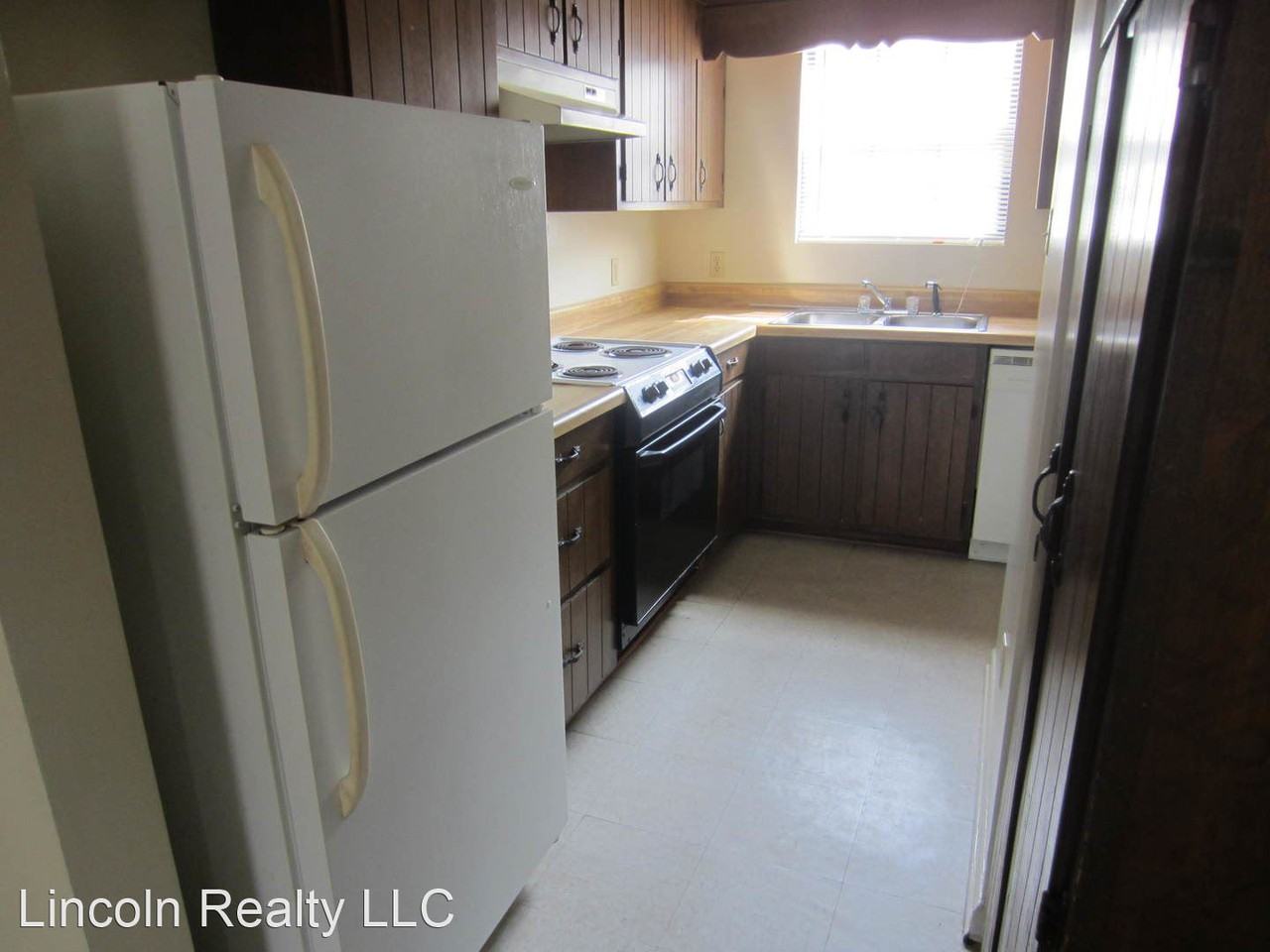 1196 McArthur Drive - Photo 3 of 7