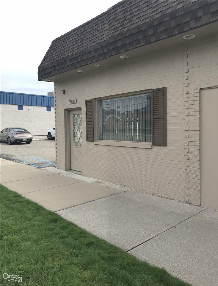 25030 Jefferson Ave - Photo 3 of 9