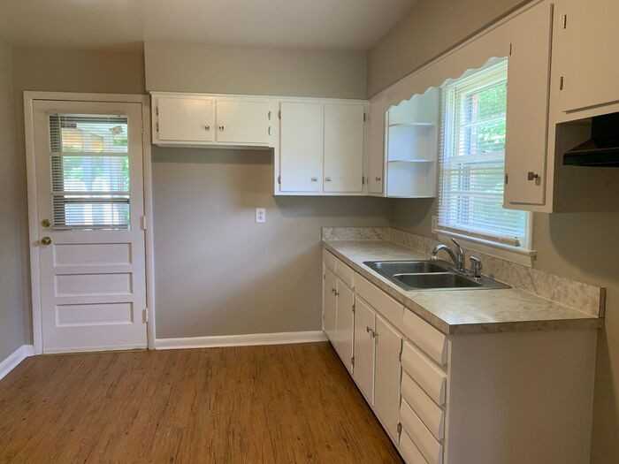 1905 Darlington Pl - Photo 3 of 21