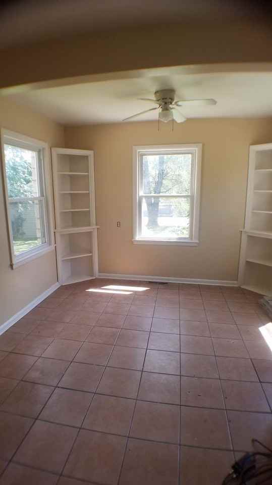 3715 W Marion St - Photo 2 of 7