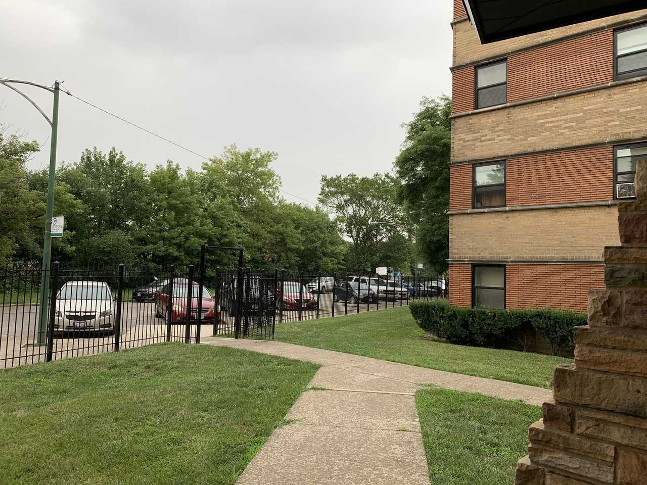 10208 S Walden Pkwy Apt A3 - Photo 3 of 15