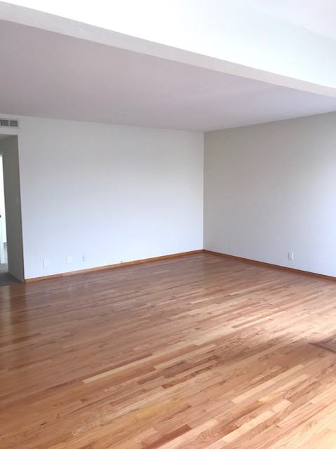 Murray Apartments - Photo 3 of 10