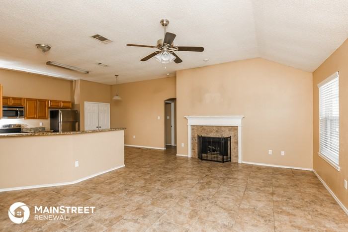 1104 Doreen St - Photo 3 of 16