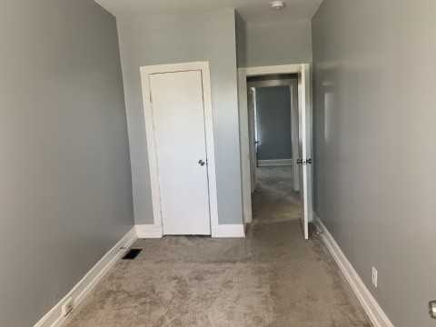 4023 West Garrison Avenue - Photo 3 of 11