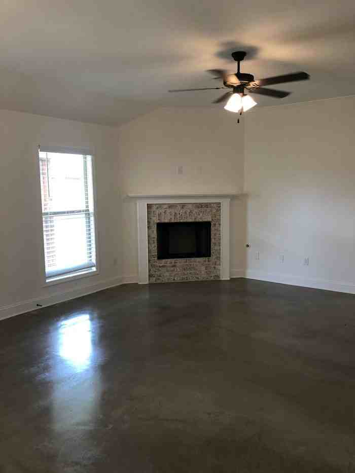 170 Harvey Cir - Photo 3 of 10