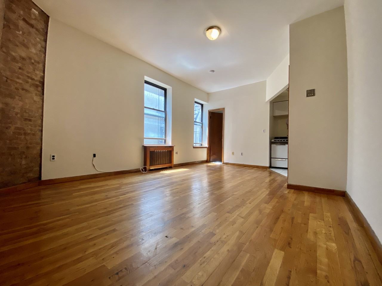 Amsterdam Ave & W 85th St #5A