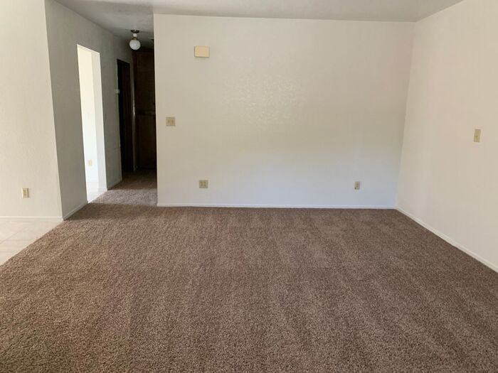 718 W Race Ave - Photo 3 of 14
