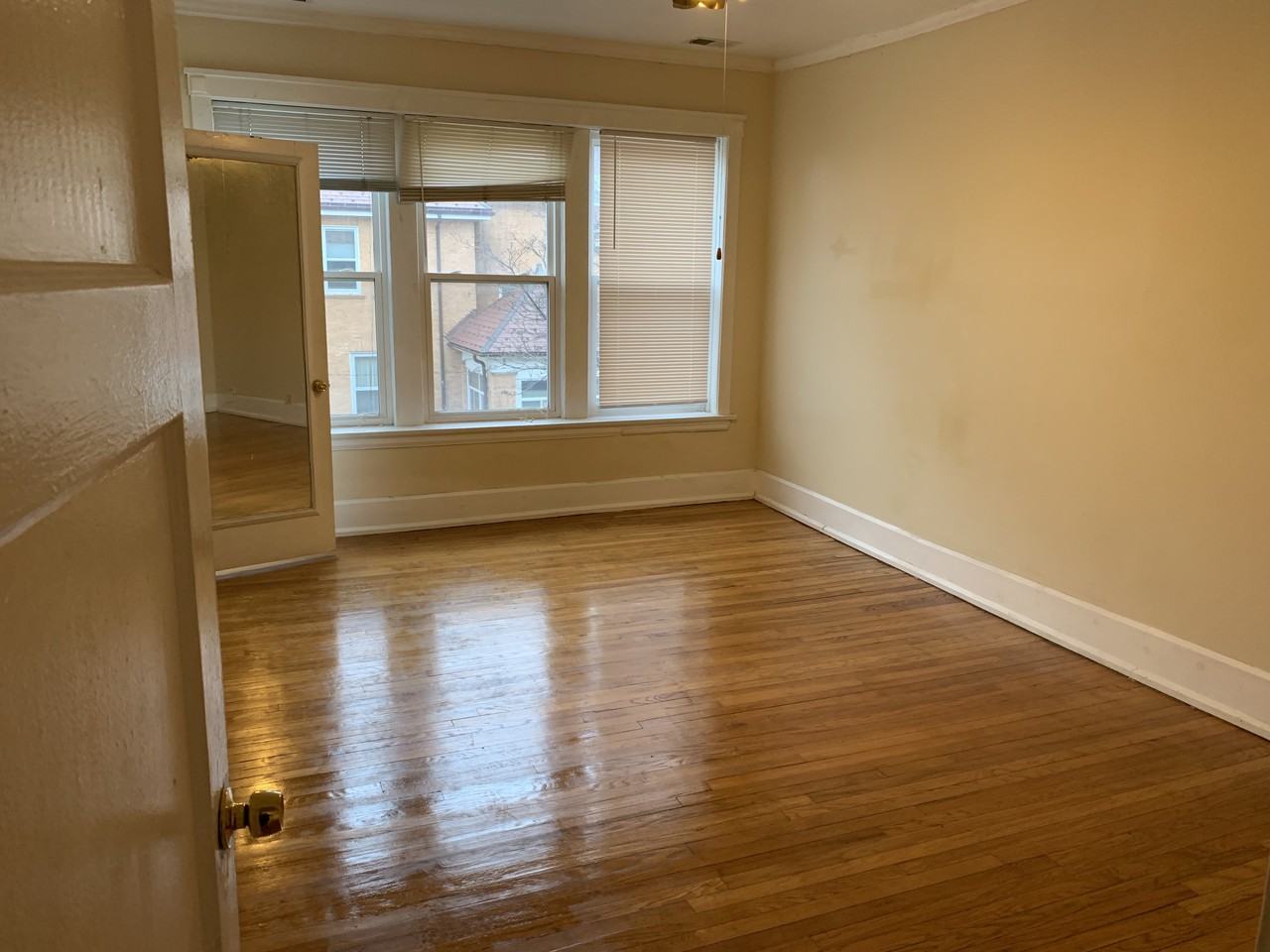 940 - Photo 3 of 15