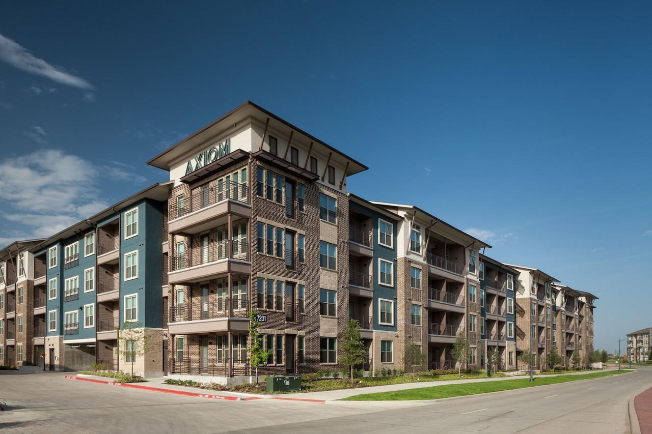 Axiom HUB 121 - Photo 2 of 41