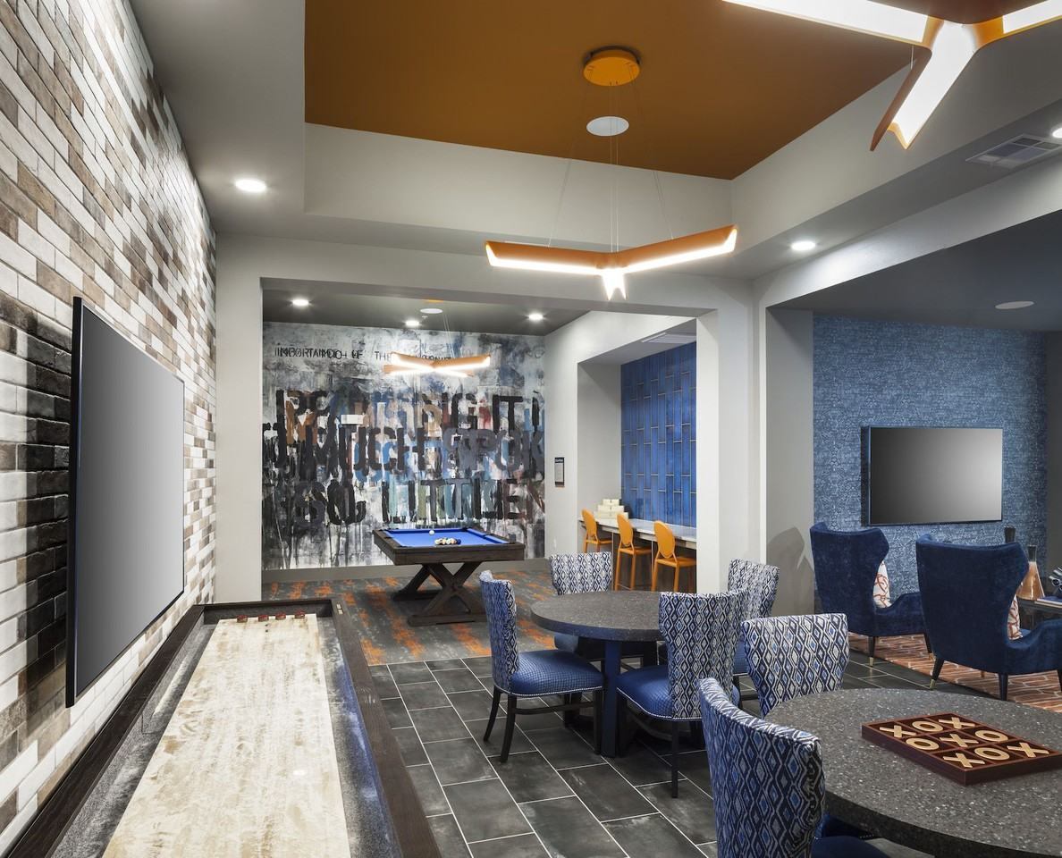 Axiom HUB 121 - Photo 7 of 41