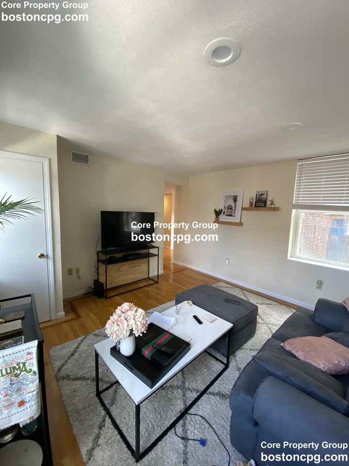 12 Parmenter Street 4R, Boston, MA 02113 1 Bedroom Apartment for