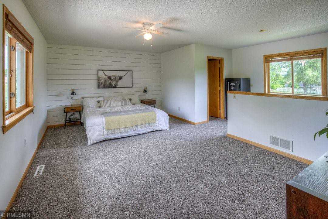 2839 90th Street Northeast - Photo 3 of 12