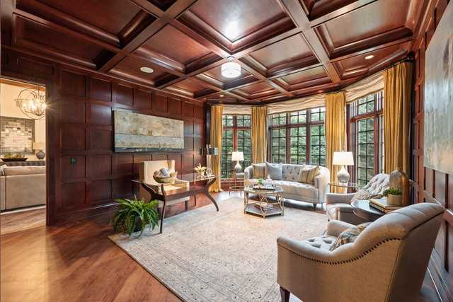 9 Longwood Dr - Photo 3 of 33