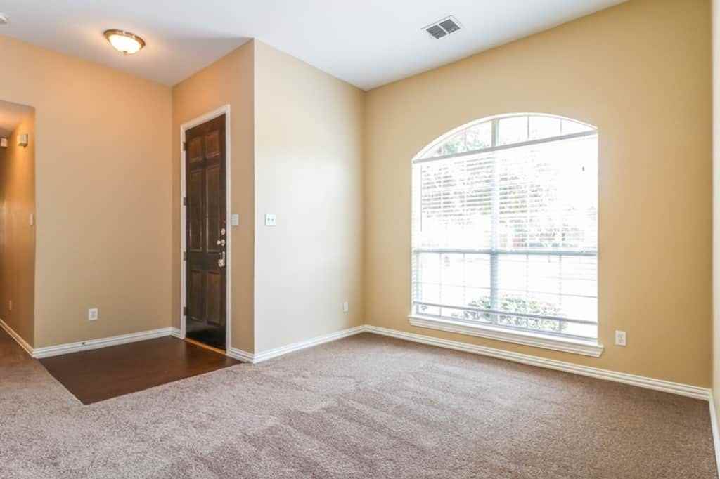 6509 Amesbury Ln - Photo 3 of 24