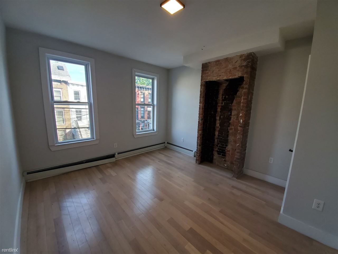 335 Whiton St - Photo 2 of 15